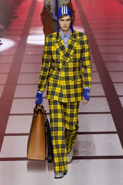 Look 69